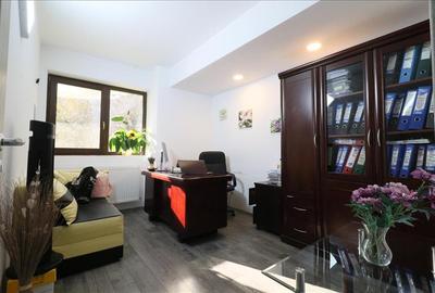 Apartament Nicolina, Str. Orientului, 6 camere, 3 locuri de parcare - 4