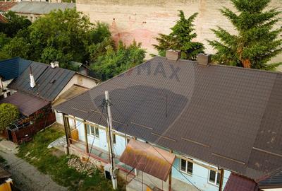 Casă / Vilă cu 3 camere în zona Centrală, strada Gheorghe Doja! - 12
