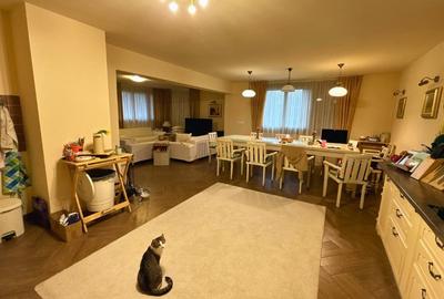 Vilă cu 10 camere P+2E+M 400 M² utili 2800 M² Teren Comandau - 8