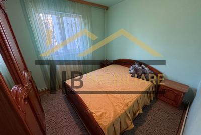 Apartament cu 3 camere semidecomandat în Dâmbu Pietros