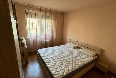 Inchiriez apartament 3 camere, decomandat, ultracentral, etaj 3/10, Bd. Magheru - 2