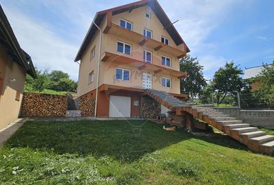 Casă / Vilă cu 12 camere-Sfântu Ilie Vechi, Suceava - 8