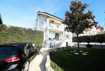 Casă individuală cu 6 camere în Central