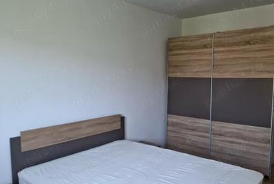 Apartament cu 3 camere semidecomandat în Gorjului