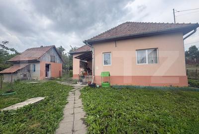 Casă cu teren generos de 2.963 mp în Aiton - 1