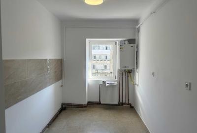 Etaj 3/10 - 2 camere decomandat - renovat - bloc pe cadre - Dacia - 4
