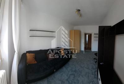 Apartament cu 2 camere semidecomandat, mobilat în Central