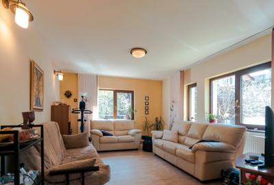 Casă individuală cu 6 camere în Centrul Istoric