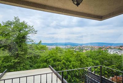 Vilă de Lux în Europa | Panoramă Superbă - 16