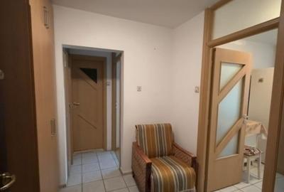 Etaj 3-Podul de Fier-2 Camere Decomandat-bloc 81' - 7