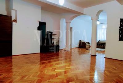 Casă individuală cu 8 camere în Central