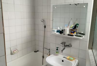 Apartament 3 camere, decomandat, Piatra Neamț - 4