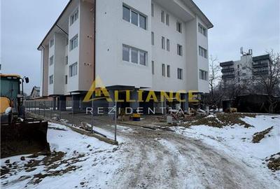 Garsonieră decomandată în Central