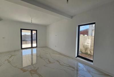 Duplex nou, P+E, 1 apartament la cheie, 1 la alb, Moșnița Veche, comision 0% - 14