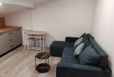 BLOC CU LIFT, MANSARDA DE INCHIRIAT, PARCARE INCLUSA - 2