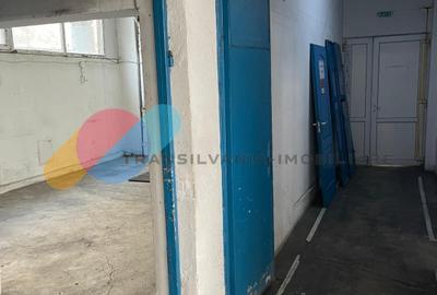 Spațiu service auto/depozitare/productie– 235 mp, zonă Clujana - P-ta 1 Mai - 3