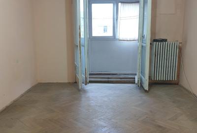 Apartament cu 2 camere semidecomandat în Titan