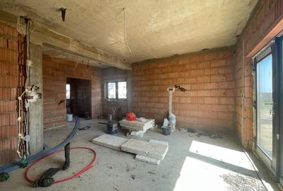 Duplex cu 4 camere în Moșnița Nouă