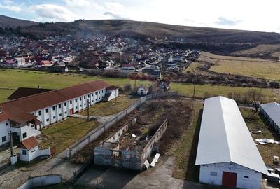 Teren intravilan 1.729 mp + hală parțial demolată | Teliu I Comision 0 - 10