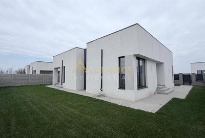 Casa Individuala - 4 camere - 2 bai - 550mp teren - 2