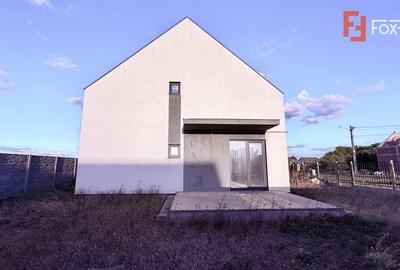 Casa tip triplex, cu 2 camere, de vanzare in Sanandrei. - 1