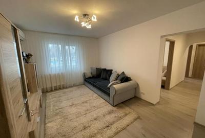 Apartament cu 4 camere semidecomandat, mobilat în Drumul Taberei