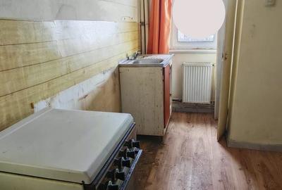 Apartament 2 camere,parter,semidecomandat,zona Coca Cola - 13