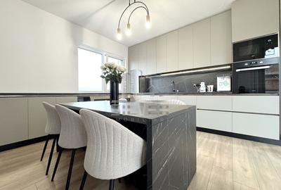 Apartament cu 3 camere semidecomandat, mobilat în Florești