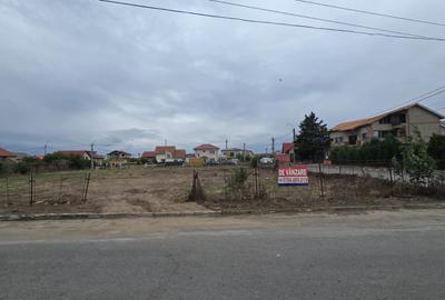 Teren intravilan 2289 mp deschidere la 3 strazi utilitati langa - 1