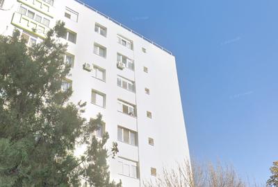 Apartament cu 3 camere semidecomandat, mobilat în Colentina