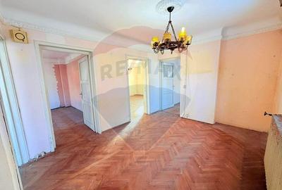 Casă de vanzare cu curte | 4 camere | Zona Gorjului | Teren generos - 8