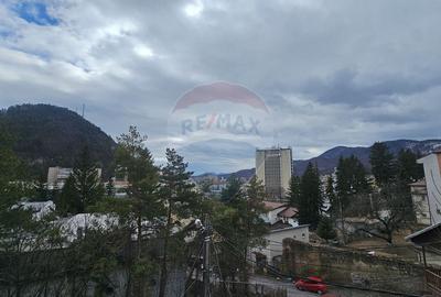 Apartament cu 3 camere de vânzare în zona Central - 1