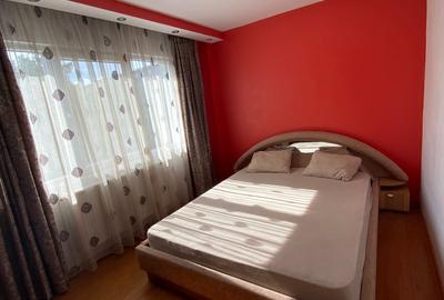 Apartament cu 2 camere semidecomandat, mobilat în Podu Roș