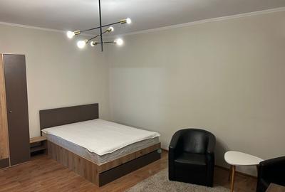 Garsonieră decomandată în 13 Septembrie