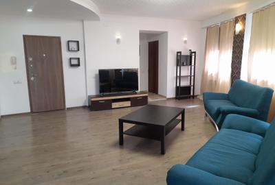 Apartament cu 4 camere decomandat în Pipera