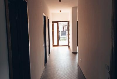 Casa / vila Stefanesti , "La Cheie'' , finisaje + pozitie DEOSEBITA ! - 18