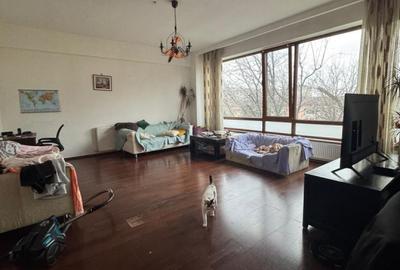 Apartament cu 2 camere semidecomandat, mobilat în 13 Septembrie