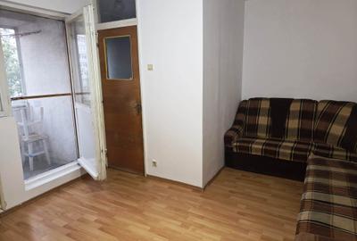 13 Septembrie / Petre Ispirescu - Garsoniera  -26,27 mp , bloc construit in 1986 - 3