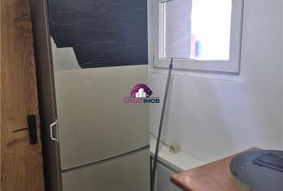 Loc în cameră — 160 EUR lună | Tot inclus | Metrou 2 minute Mihai - 4