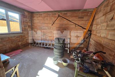 Casă la roșu la 165000 euro I Pe teren de 32 de ari I Măneuți - 5