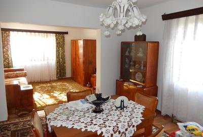 Calugareni-Branistari- casa 4 camere, teren 1965 mp, curent, put, libera,69900 € - 2