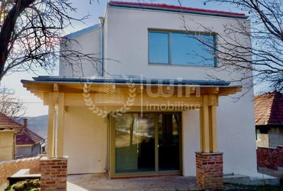 Casa cu 4 camere | 234mp util | Teren 596mp | Garaj | Dambul Rotund - 16