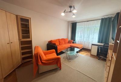 Inchiriez apartament 2 camere transformat in 3 Mircea cel batran400 euro - 2