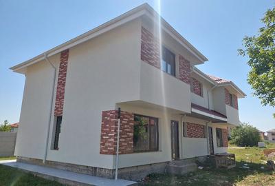 Casă cu 4 camere în Bragadiru