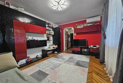 Apartament cu 3 camere semidecomandat, mobilat în Circumvalațiunii