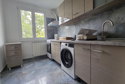 Apartament cu 3 camere decomandat, mobilat în Militari