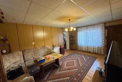 Casa independenta , vintage de vanzare , 300 mp cu teren de 1493 mp Sancrariul d - 15