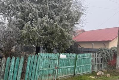 Vând  casă bătrâneasca - 5
