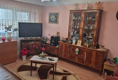 Inchiriez apartament 2 camere, zona Vidin-Progresul, mobilat si utilat - 1