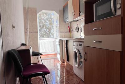 Apartament 3 Camere Decomandat 2/4 - Alexandru Cel Bun - cod 5263 - 5